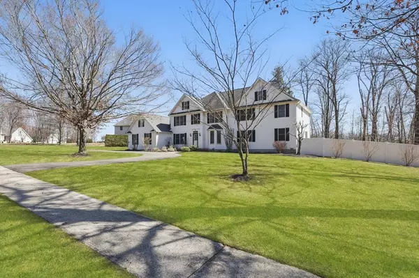 46 Autumn Rdg, East Longmeadow, MA 01028