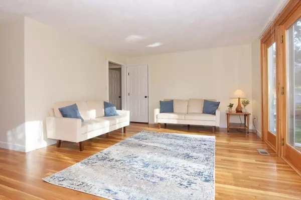 Lexington, MA 02420,2 Muster Ct #2