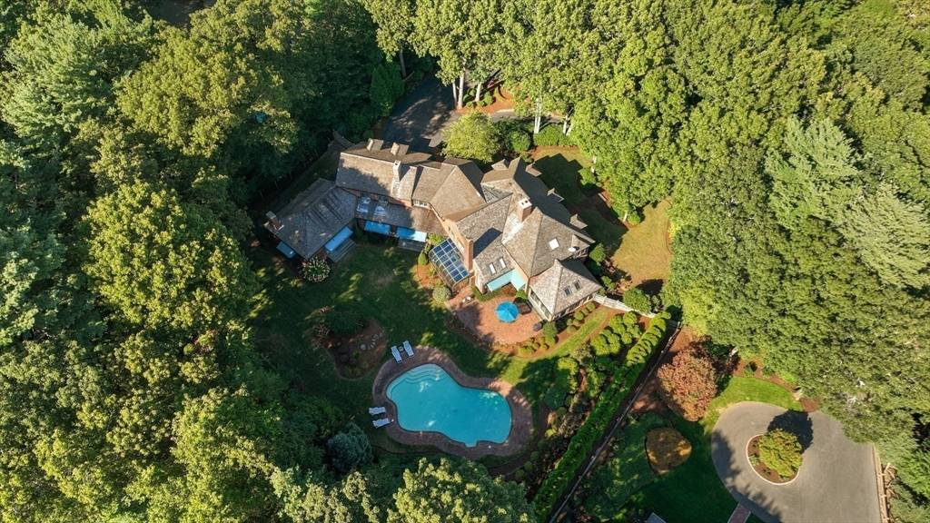 11 Fulling Mill Ln, Hingham, MA 02043