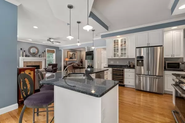 Southwick, MA 01077,18 Lexington Cir