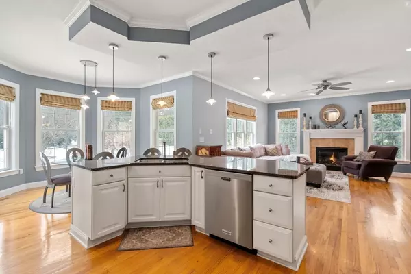 Southwick, MA 01077,18 Lexington Cir