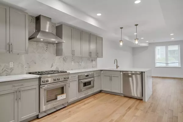 50 Hichborn #408, Boston, MA 02135