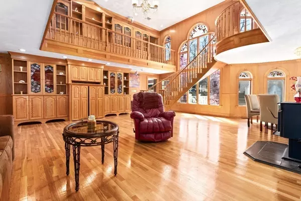 Saugus, MA 01906,438 Essex St