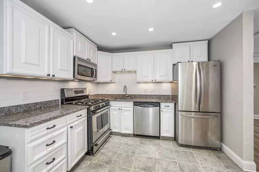 3 Fernview Ave #8, North Andover, MA 01845