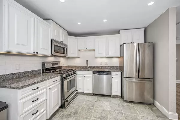 North Andover, MA 01845,3 Fernview Ave #8