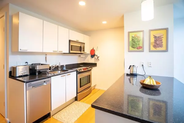 Cambridge, MA 02141,1 Earhart Street #312