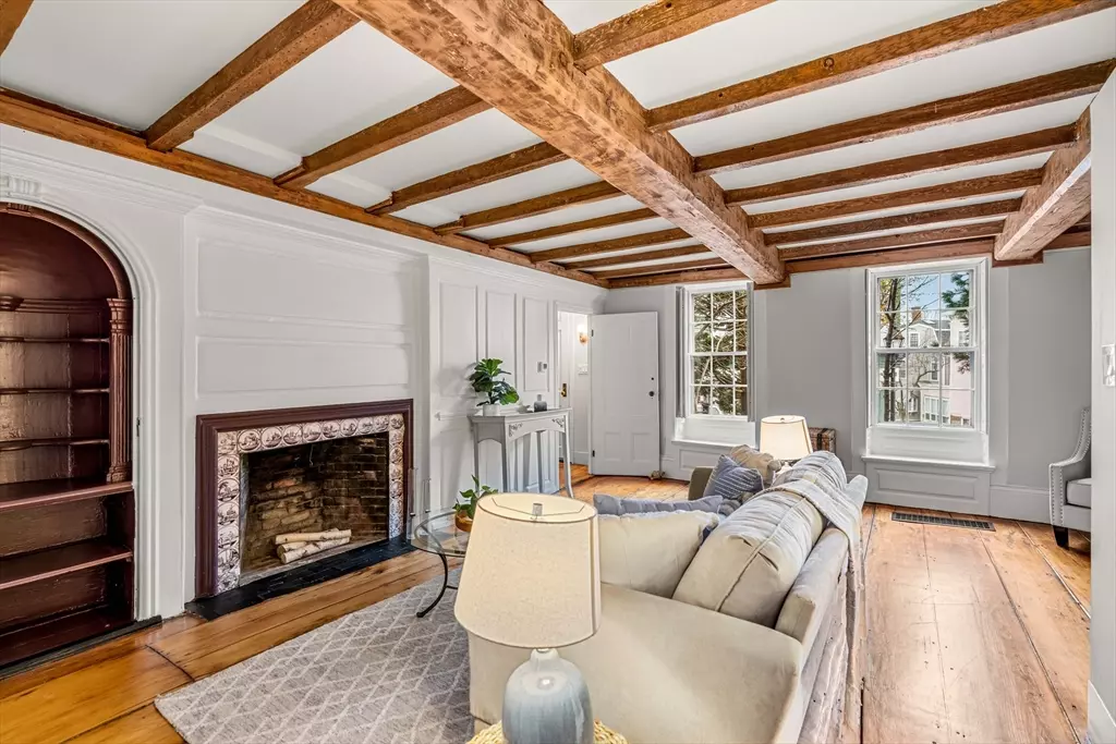 Marblehead, MA 01945,83 Washington Street #1