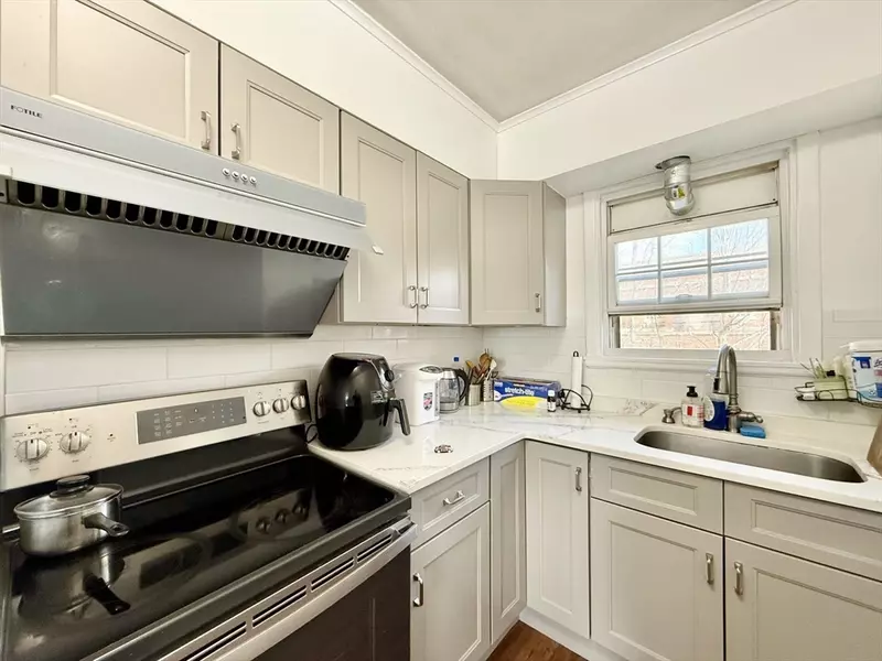 9 Dexter St #5, Malden, MA 02148