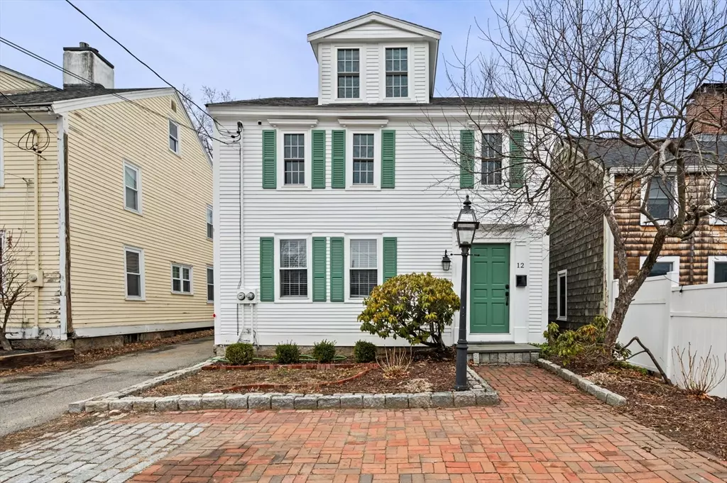 Amesbury, MA 01913,12 Union St #12