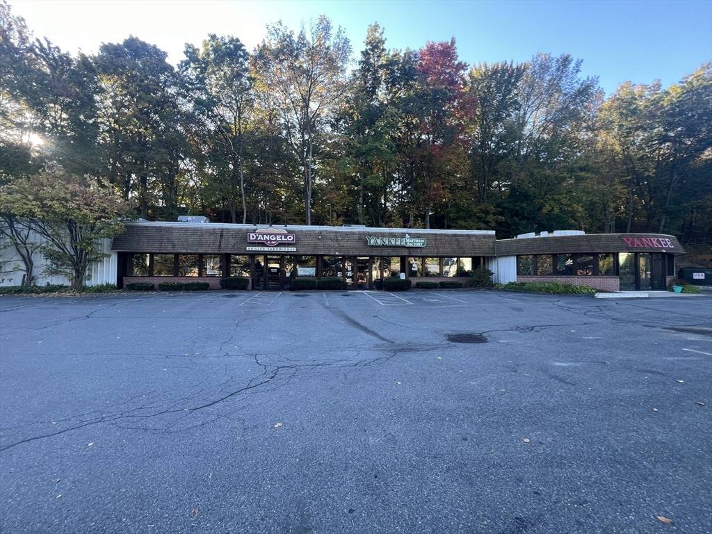 Greenfield, MA 01301,74 Mohawk Trl