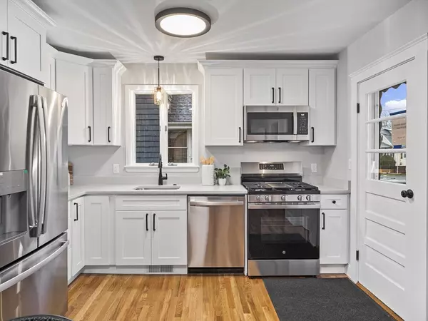 Saugus, MA 01906,13 Dustin St