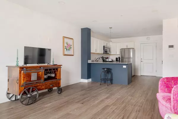 Lynn, MA 01905,693 Western Ave #305