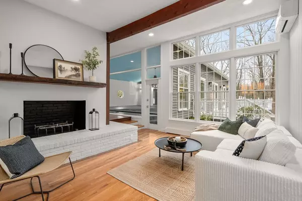 Dedham, MA 02026,85 Schoolmaster Lane