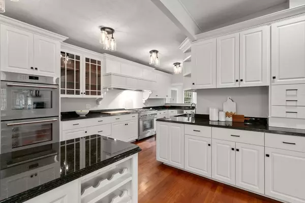 Dedham, MA 02026,85 Schoolmaster Lane