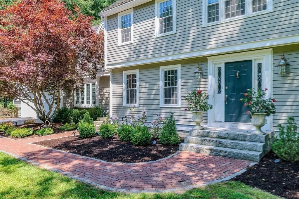 Hingham, MA 02043,152 Prospect Street