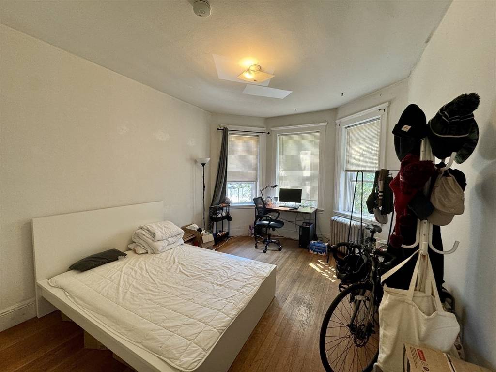 Boston, MA 02134,233 Kelton St #12