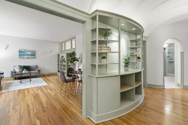 Brookline, MA 02446,439 Washington St #5