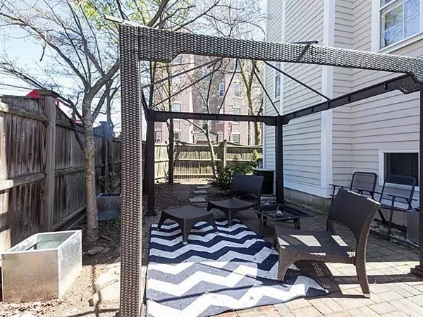 Cambridge, MA 02139,281 Brookline St #1