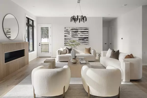 Newton, MA 02459,6 Caulfield Cir