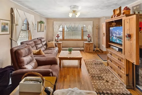 Revere, MA 02151,16 Hawes
