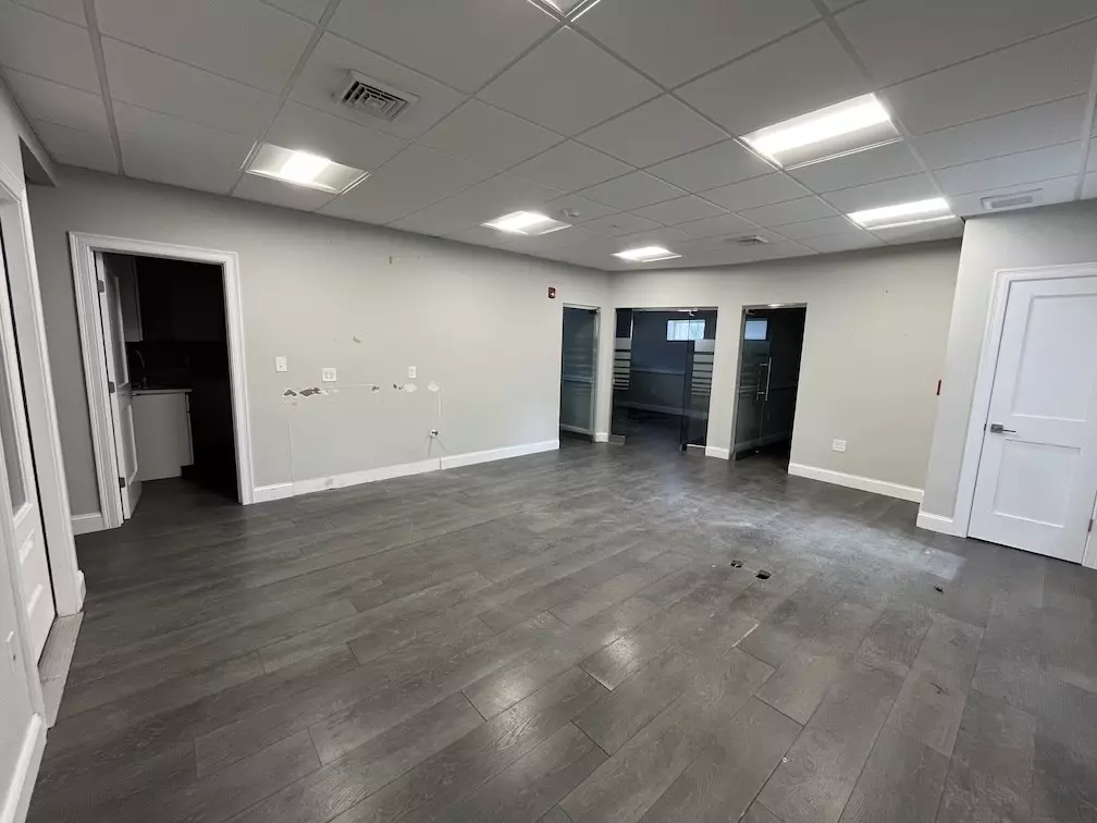 Lexington, MA 02420,397 Lowell St