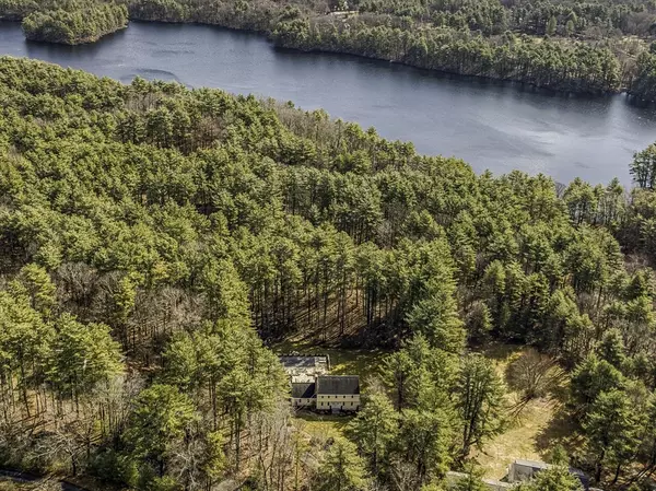 Hopkinton, MA 01748,218 Pond Street