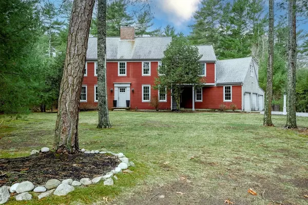 34 Pine Hill Lane, Marion, MA 02738