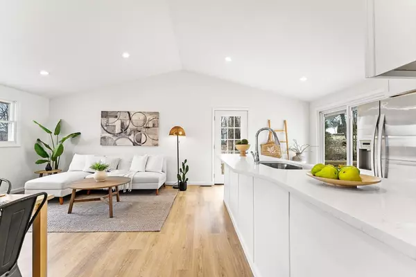 Rutland, MA 01543,5 Karen Way