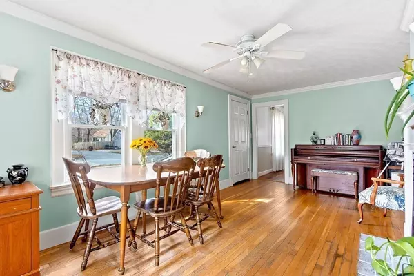 Auburn, MA 01501,6 Heard St