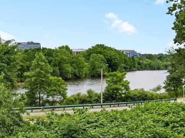 Watertown, MA 02472,229 Coolidge Ave #303