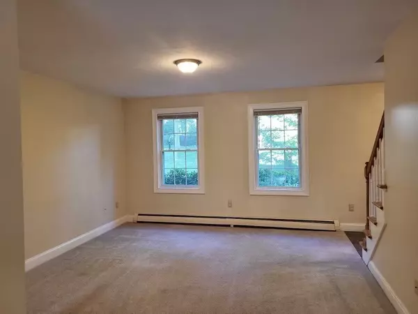 Sturbridge, MA 01518,229 Brookfield Rd