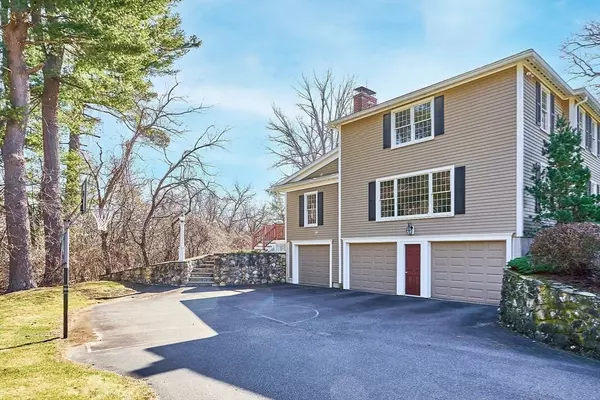 Andover, MA 01810,8 Farmland Circle