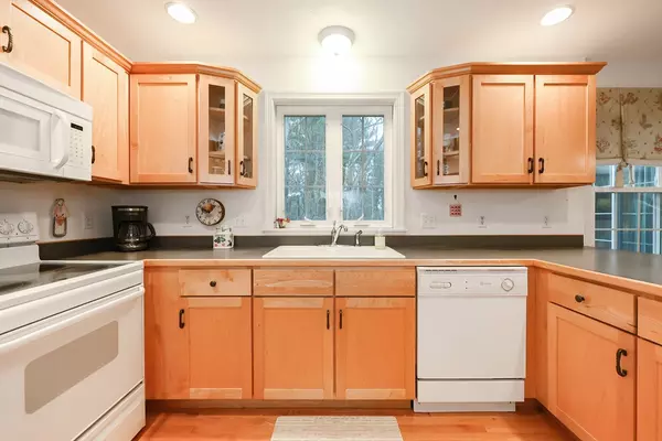 Northbridge, MA 01534,70 Macarthur Rd