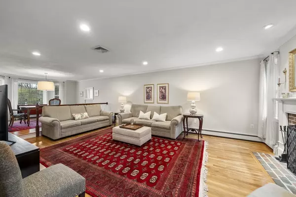 Duxbury, MA 02332,521 West St #16