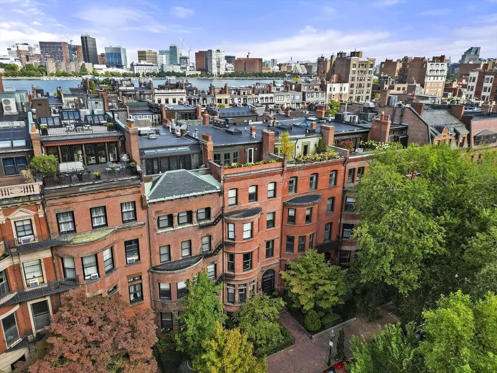Boston, MA 02116,255 Marlborough St #3