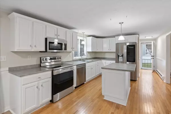 Taunton, MA 02718,70 Meeshawn Ave