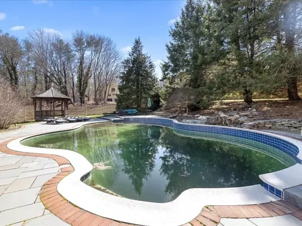 Kingston, MA 02364,61 West St