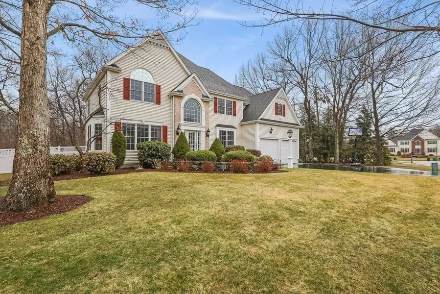 2 Kristen Circle, North Attleboro, MA 02760