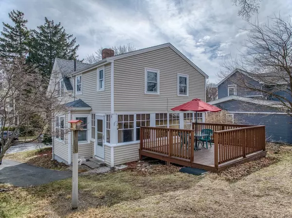 Wakefield, MA 01880,69 Bennett St
