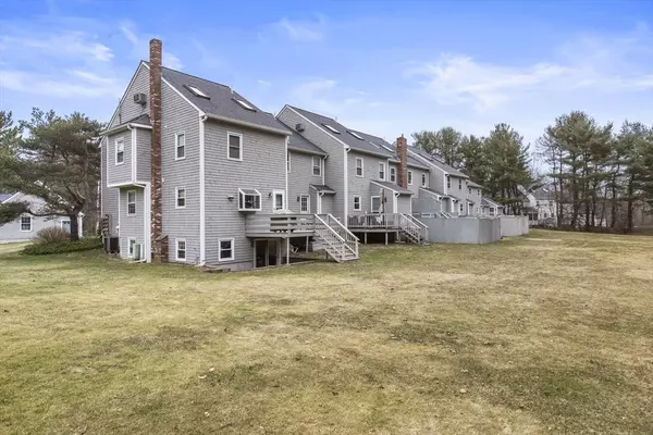 Easton, MA 02375,76 Village St #76