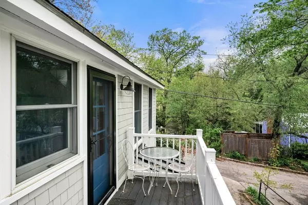 Wellesley, MA 02482,12 Stonecleve Rd