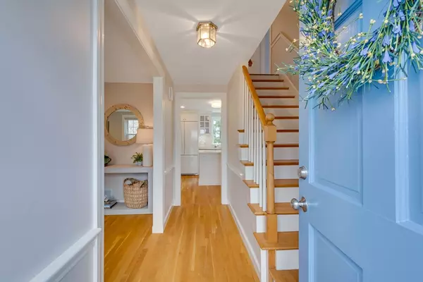 Needham, MA 02492,20 Dunbarton Road