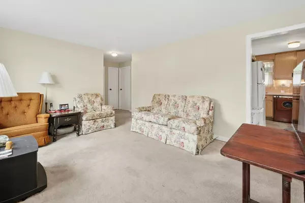 Maynard, MA 01754,20 Sunset Road