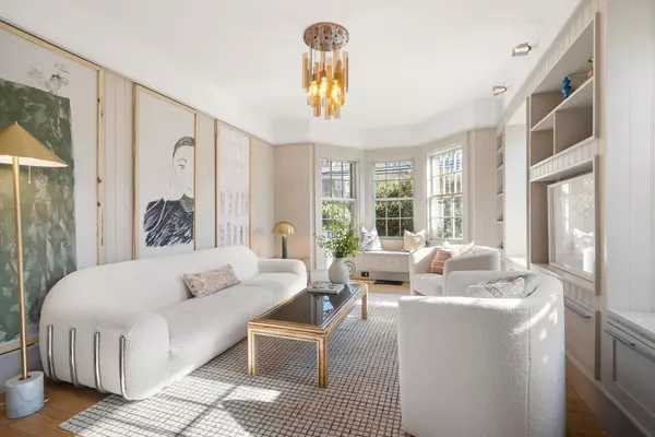 Wellesley, MA 02481,3 Bobolink Rd