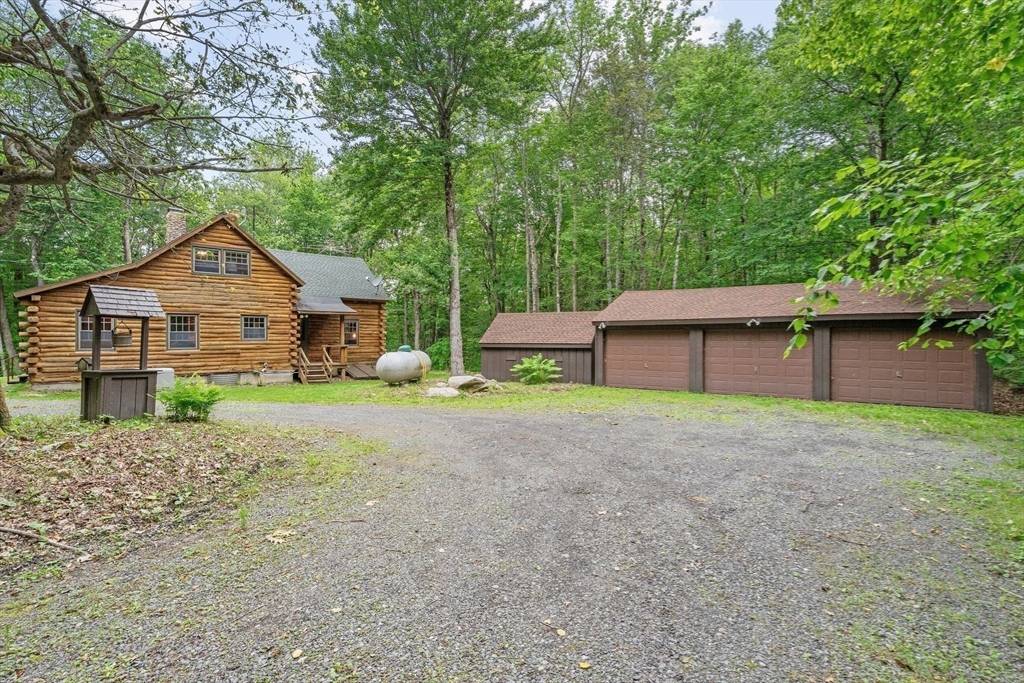 Middlefield, MA 01243,116 Skyline Trail