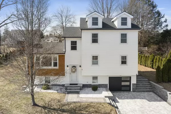 Milford, MA 01757,8 Edgewood Dr