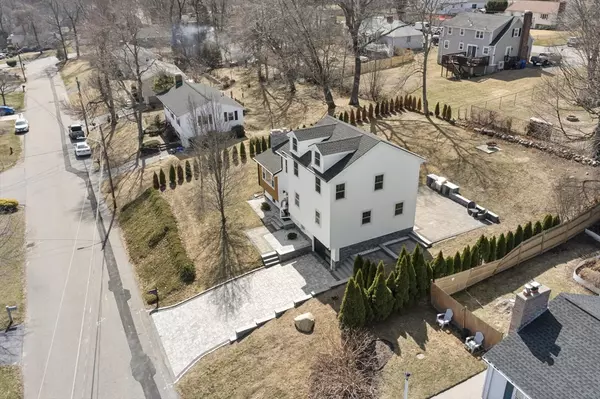 Milford, MA 01757,8 Edgewood Dr