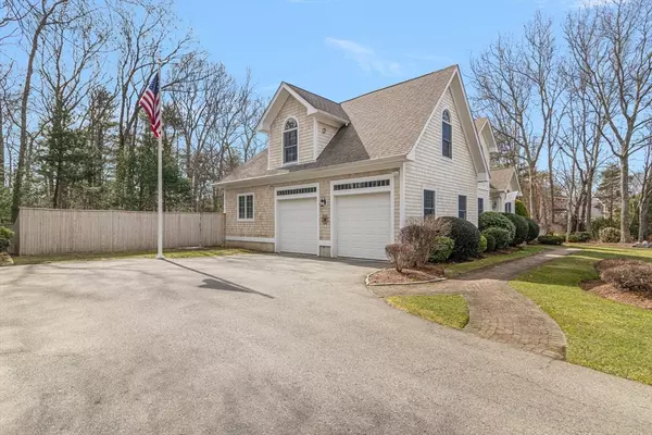 Swansea, MA 02777,1 Minuteman Ln