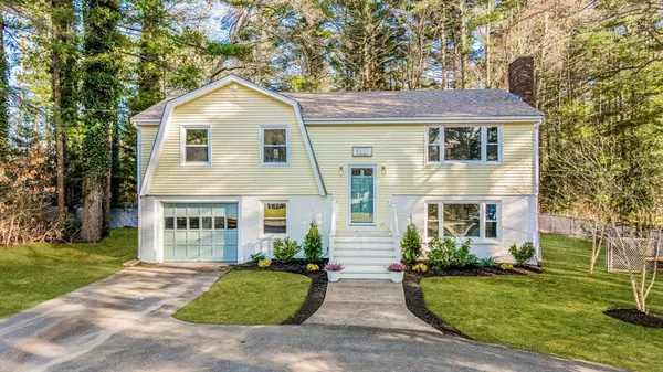 55 Quails Crossing Rd, Marion, MA 02738