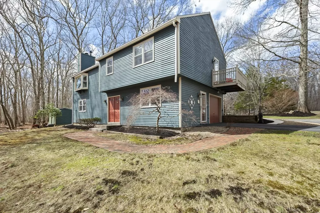 Medway, MA 02053,19 Stanley Road